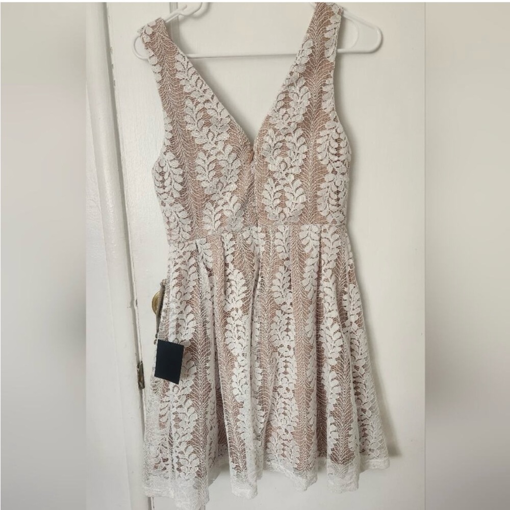 Lulu's Nude All of My Heart white lace skater dress medium